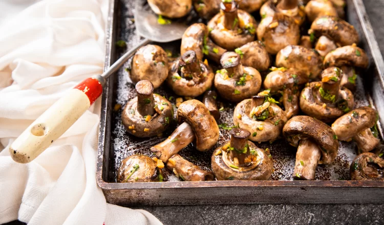 A tray with oven-baked mushrooms